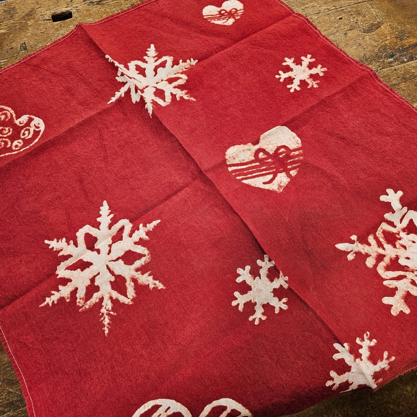 Flakes and Hearts decoration linen placemat/towel