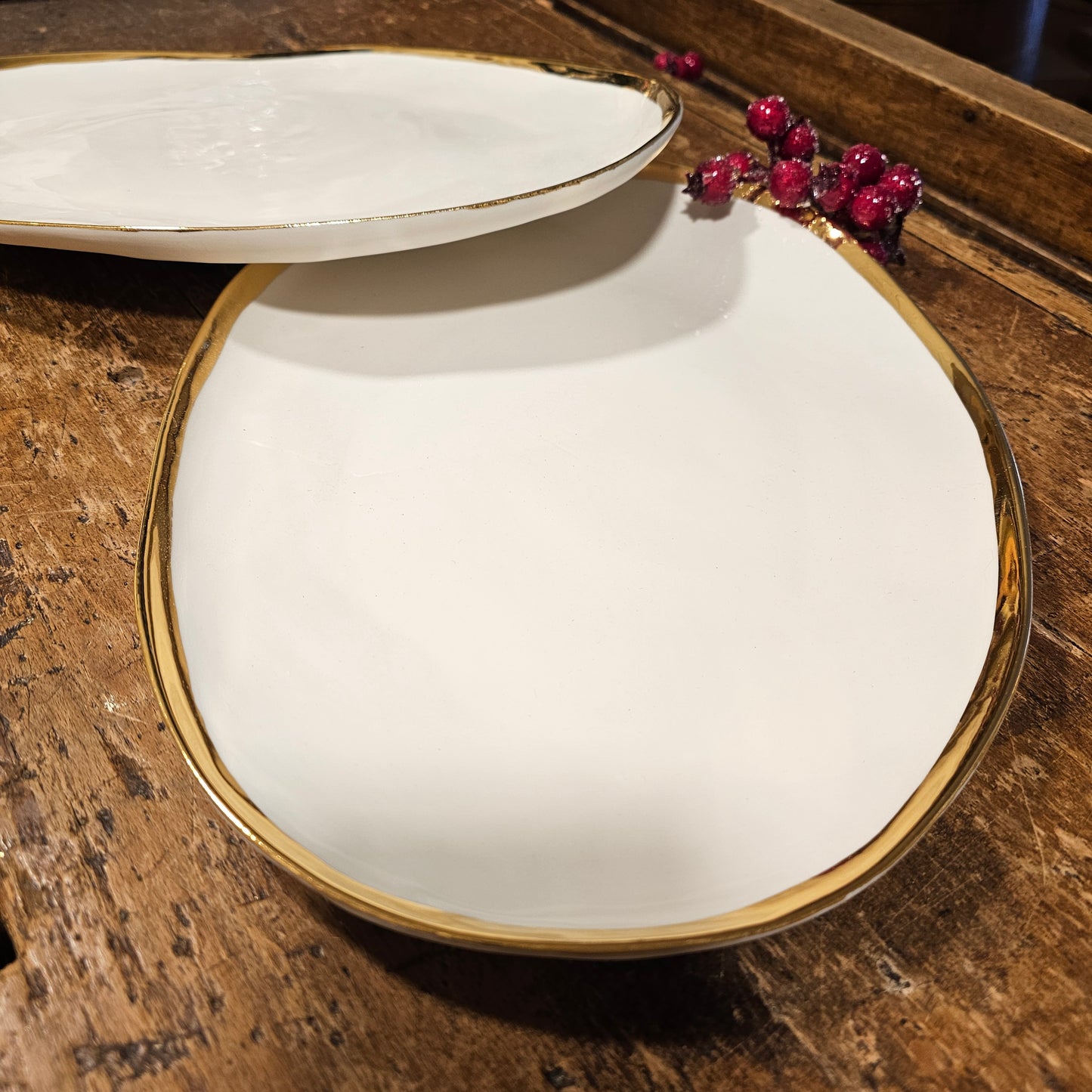 Oval plate in porcelain with Bertozzi print