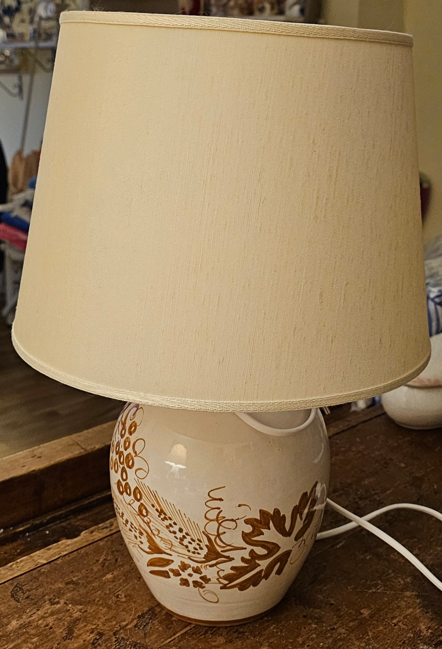 Table lamp with Romagna decorations