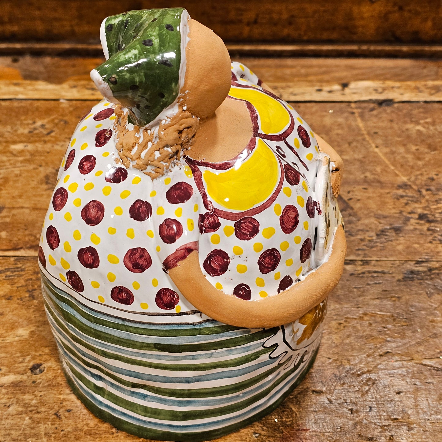 Azdore Romagna giants in hand-decorated ceramic