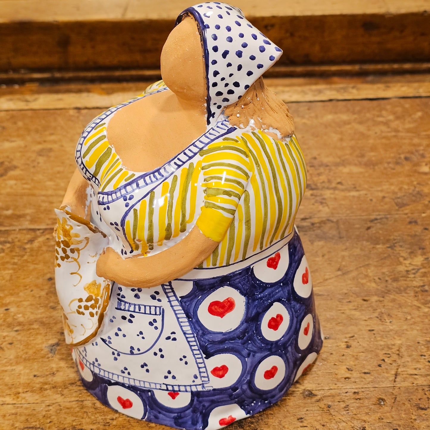 Azdore Romagna giants in hand-decorated ceramic