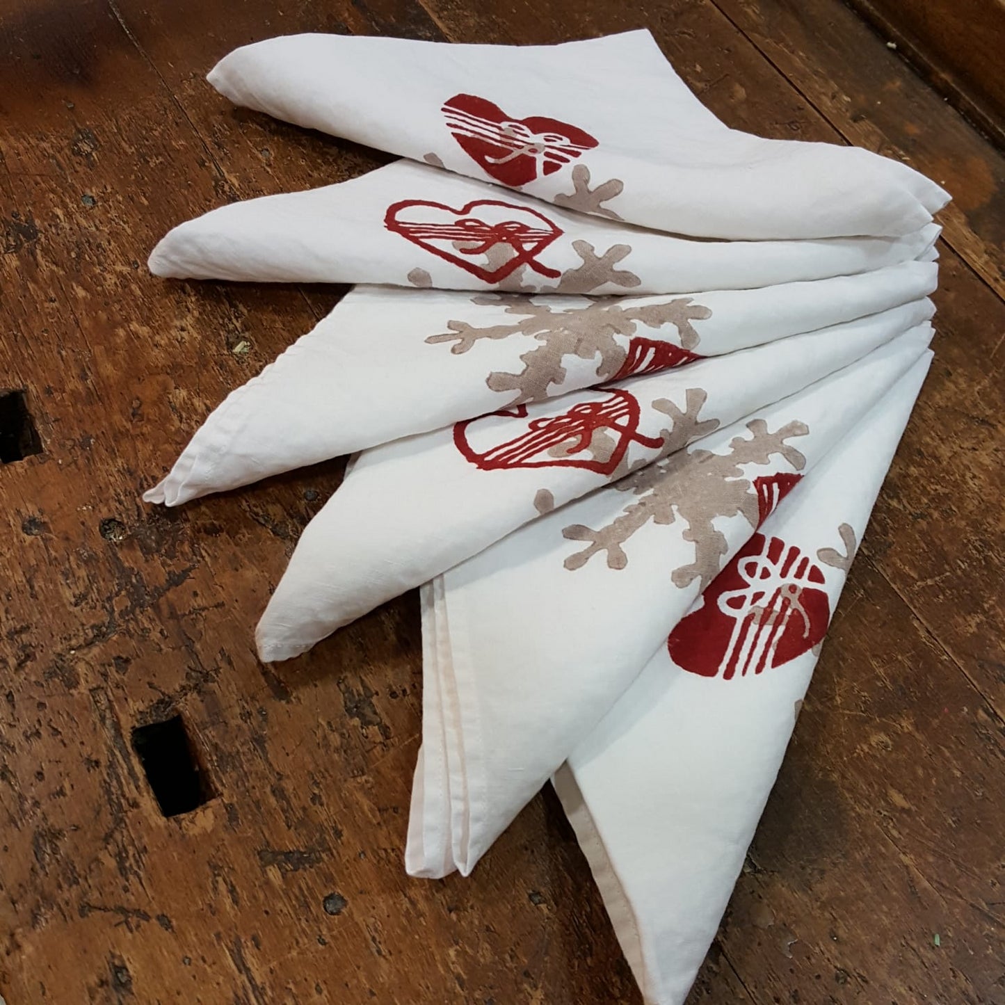 Linen napkins Bertozzi bows and hearts collection