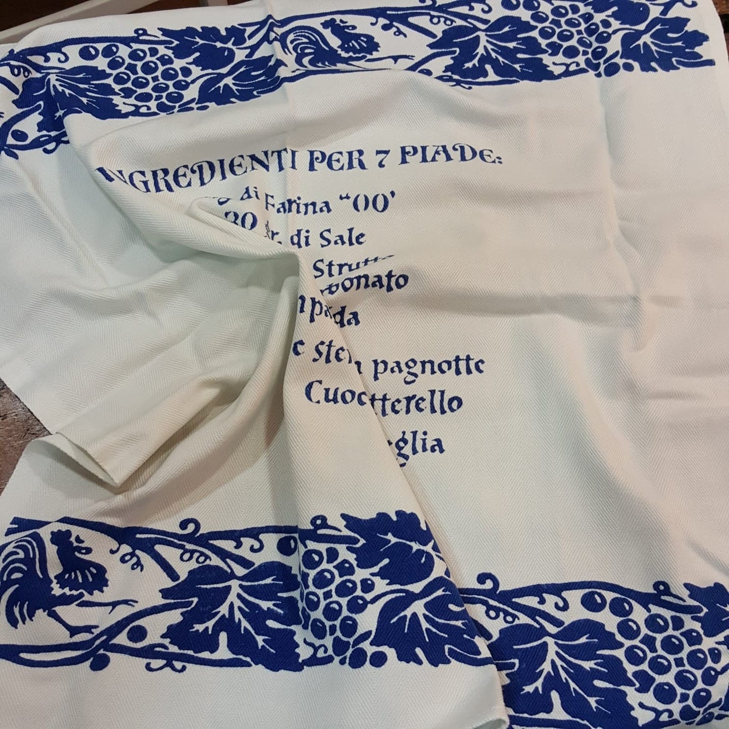 Tea towel with piadina recipe with Romagna prints