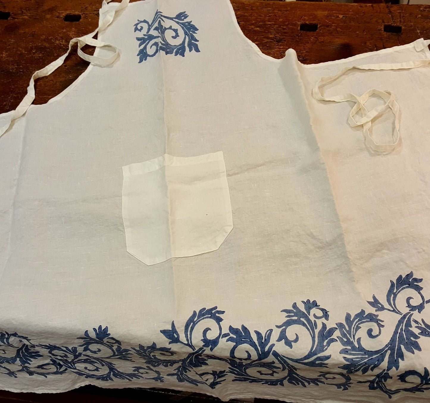 Acanto collection linen kitchen apron