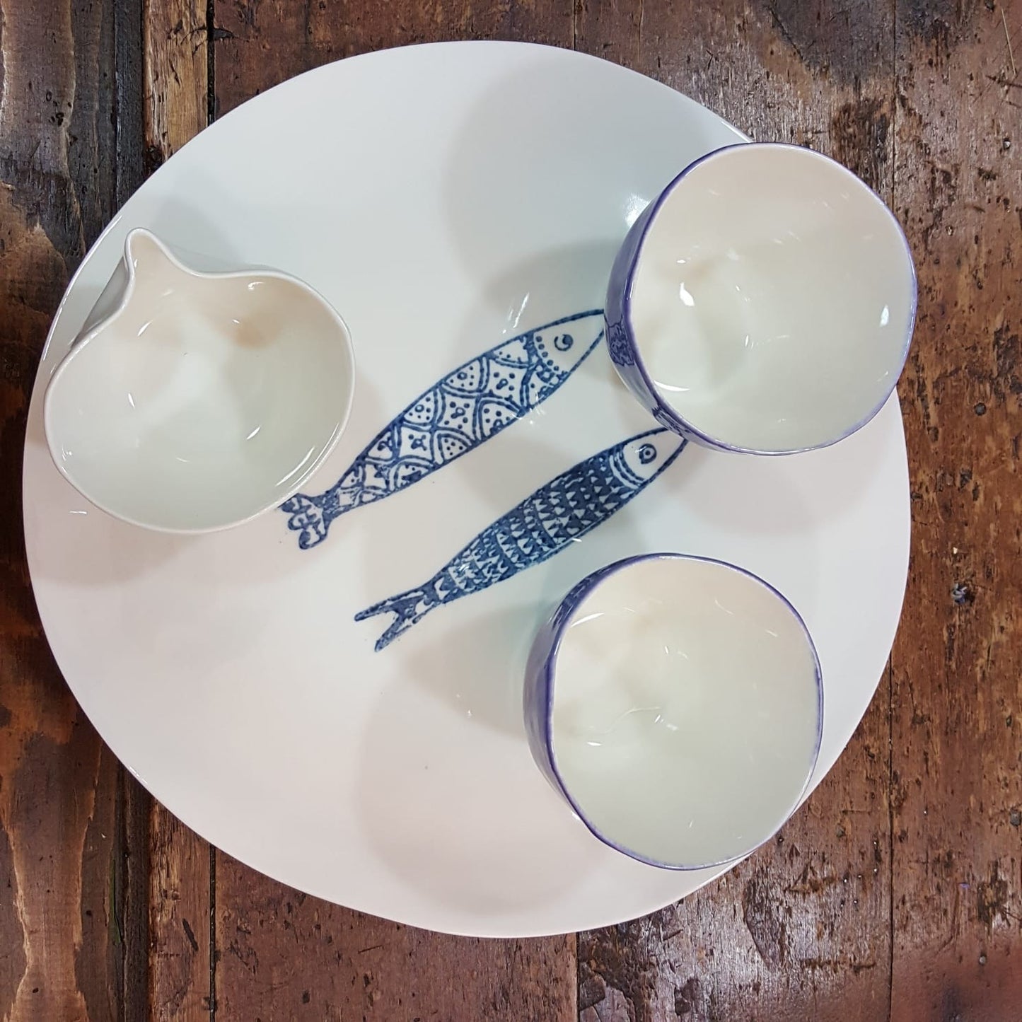 Porcelain coffee service with round tray and milk jug