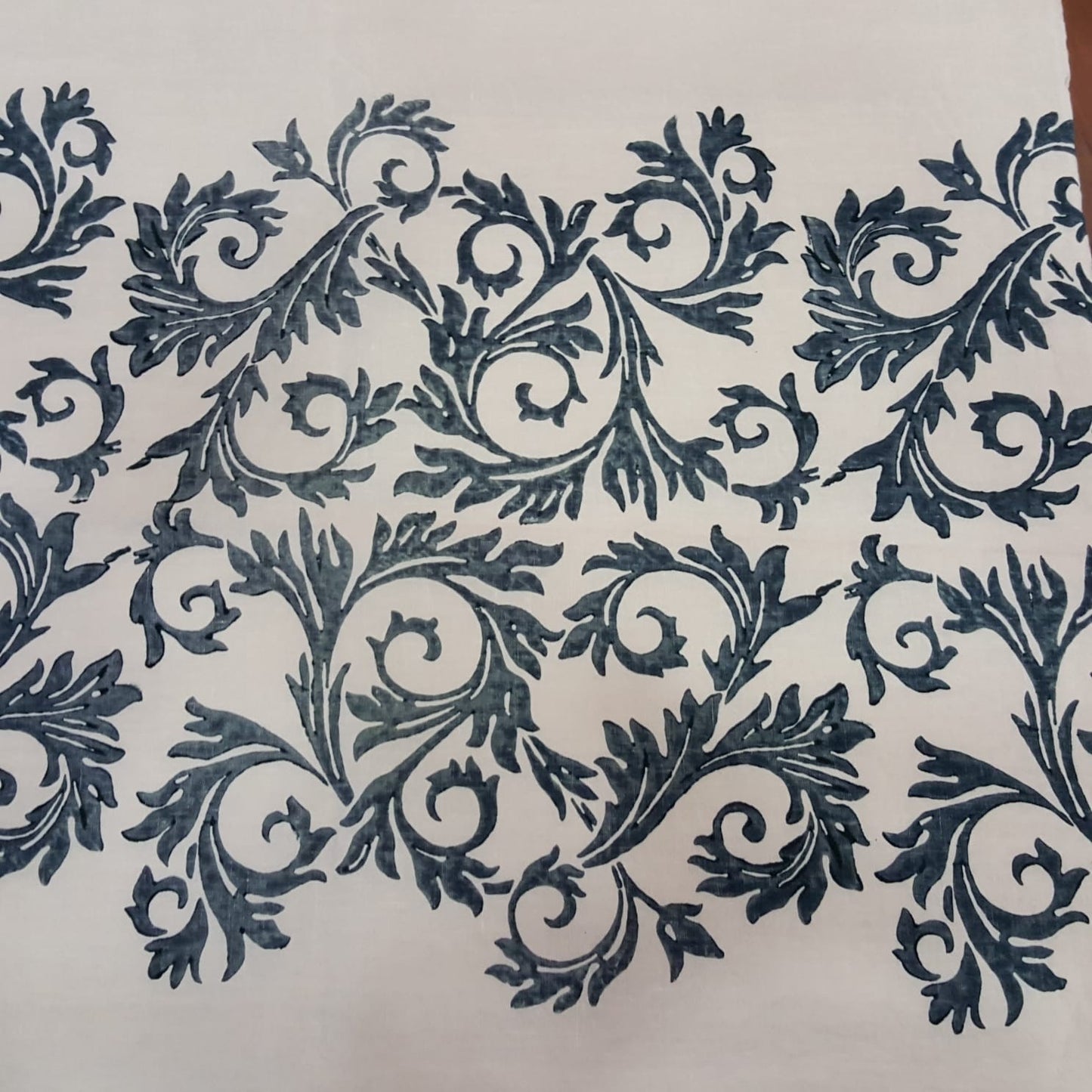 Tablecloth 100% natural linen Acanto Collection
