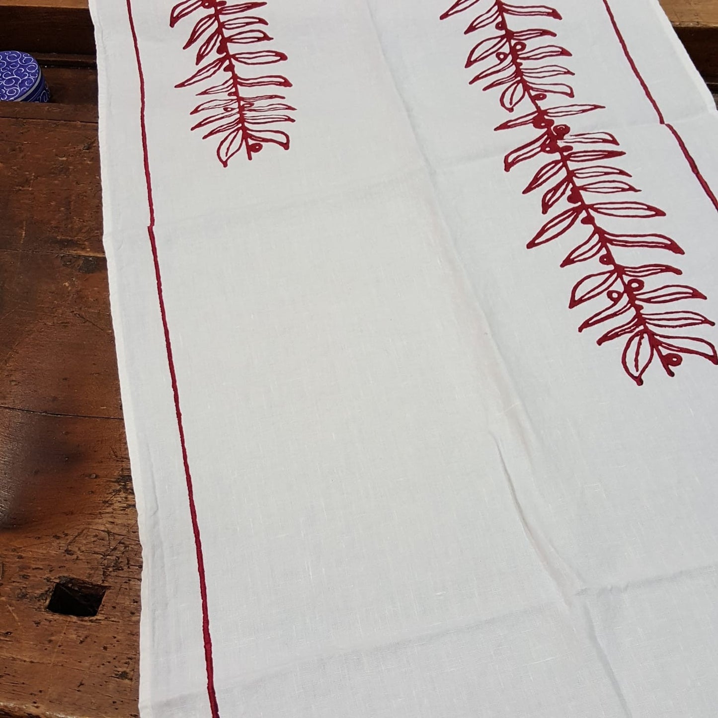 Naturalia collection crumpled linen runner