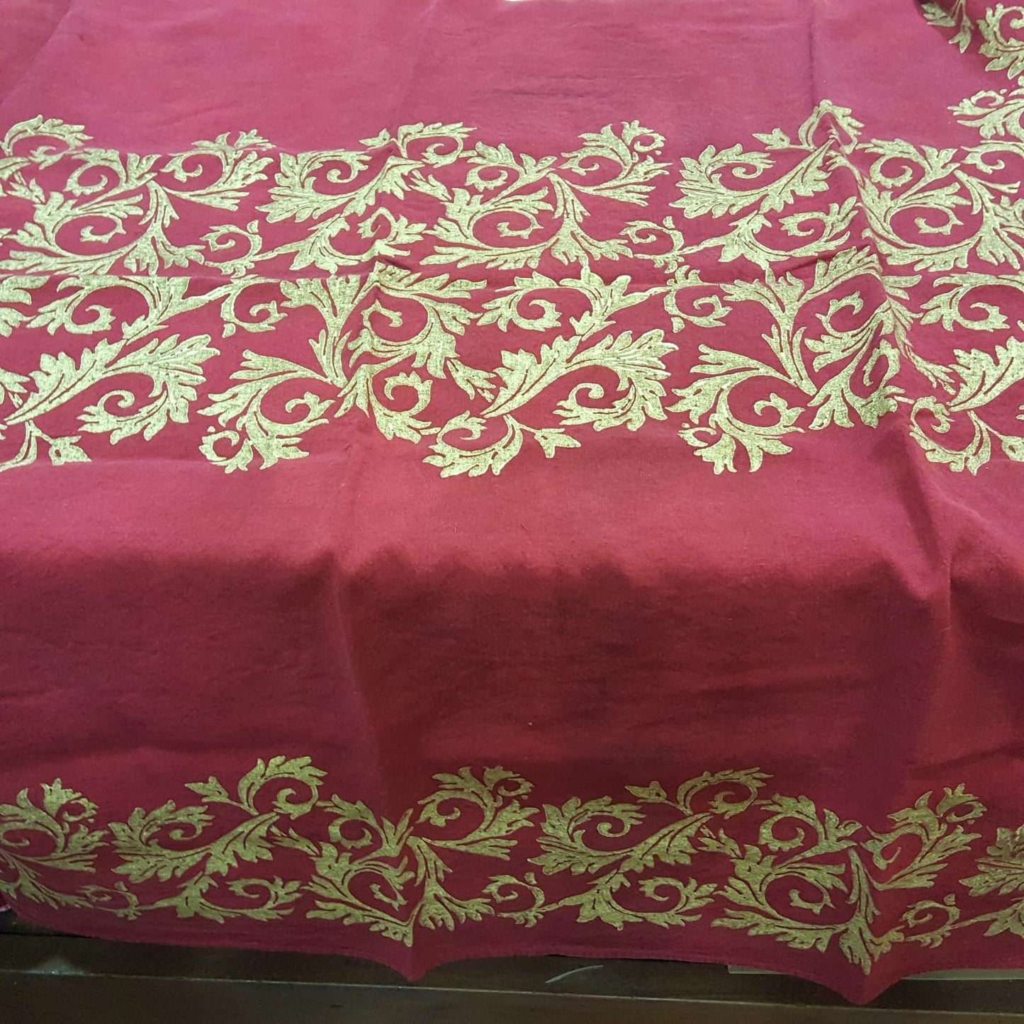 Red and gold Christmas tablecloth Acanto Collection