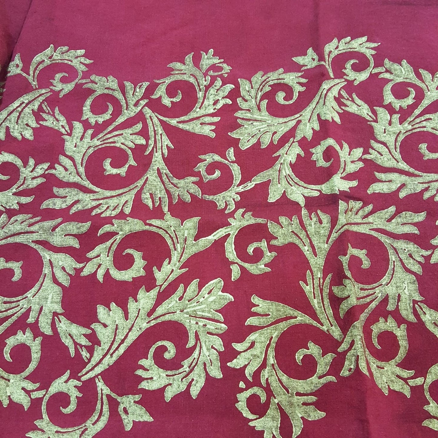 Red and gold Christmas tablecloth Acanto Collection