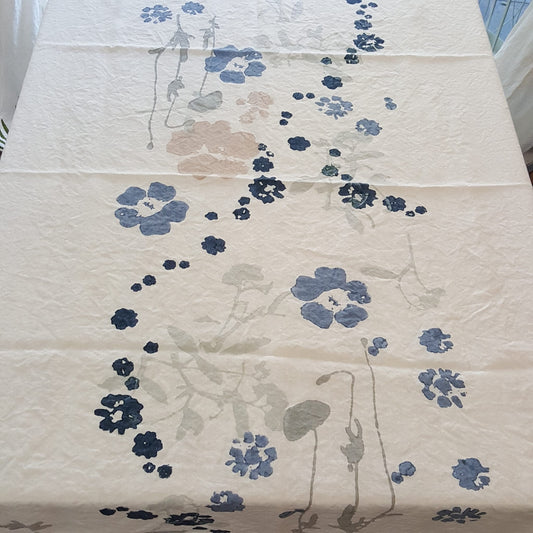 Linen tablecloth from the l'heure bleue collection