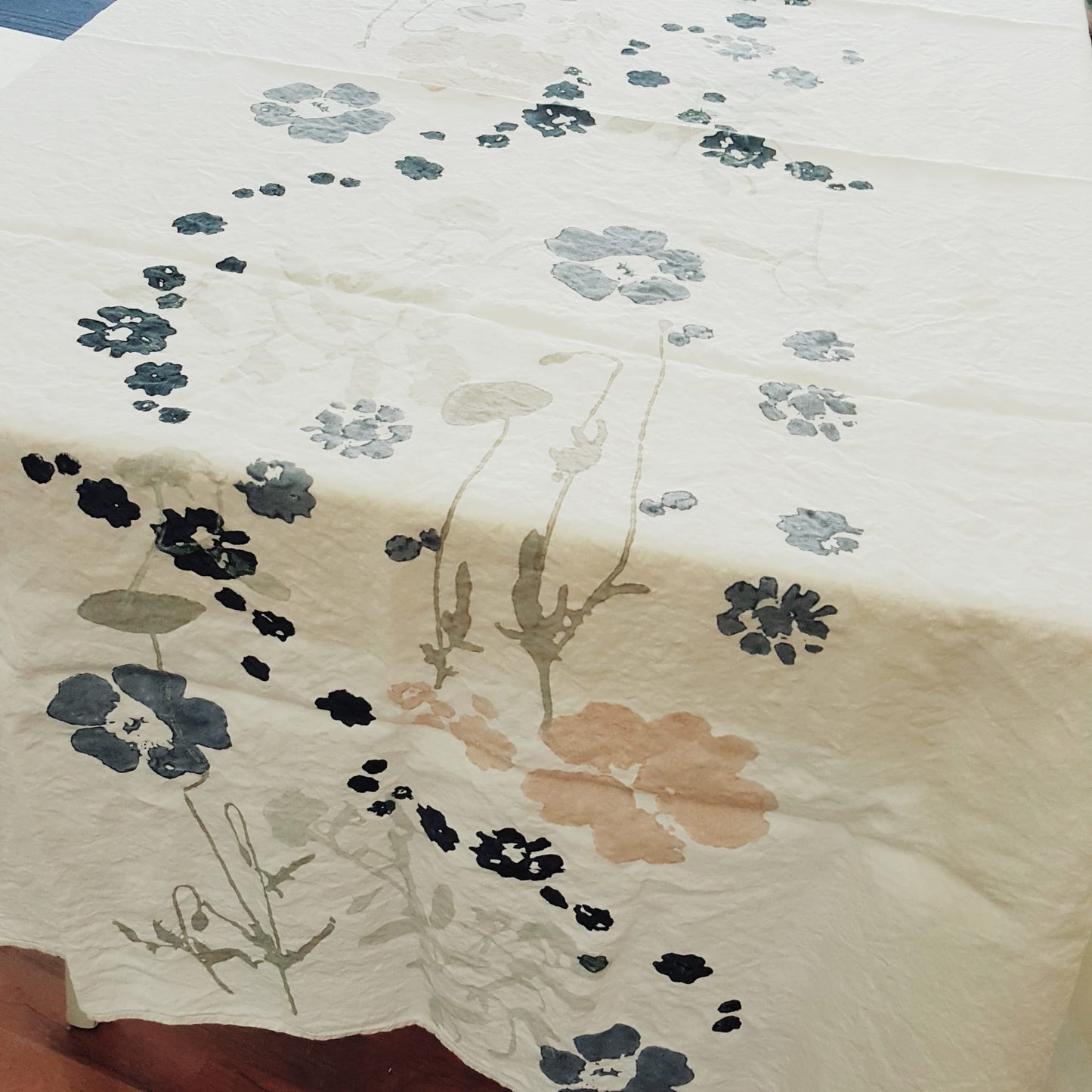 Linen tablecloth from the l'heure bleue collection