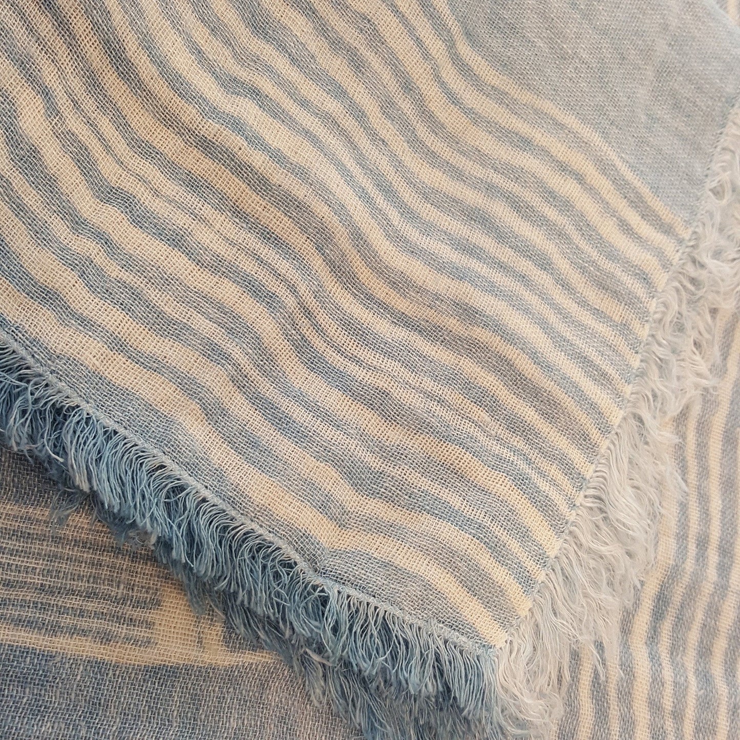 Fringed linen tablecloth Panarea Onda Riserva Collection