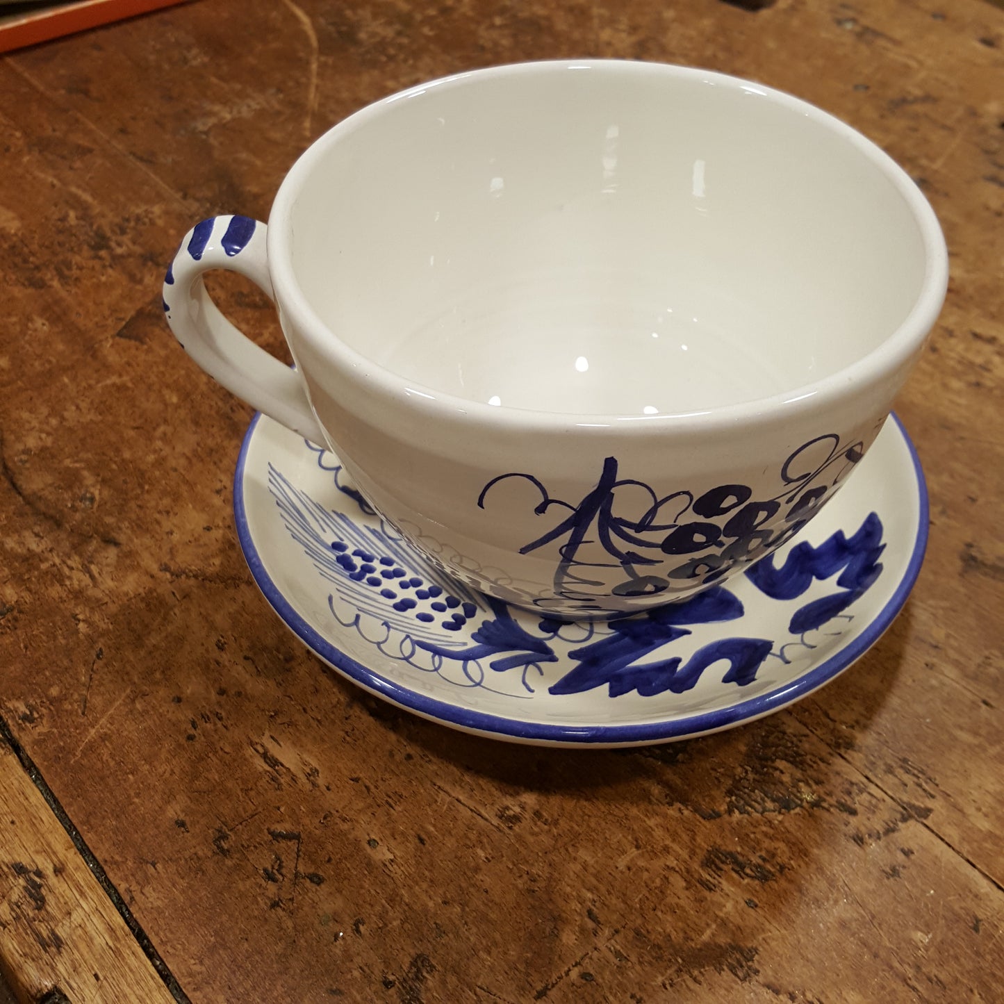 Ceramic breakfast cup with handle