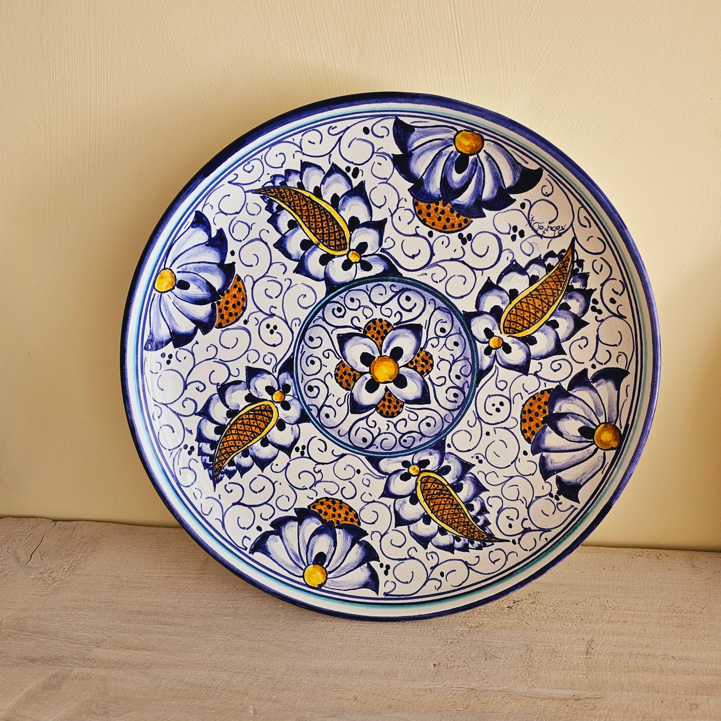 Plate from the Faentina collection