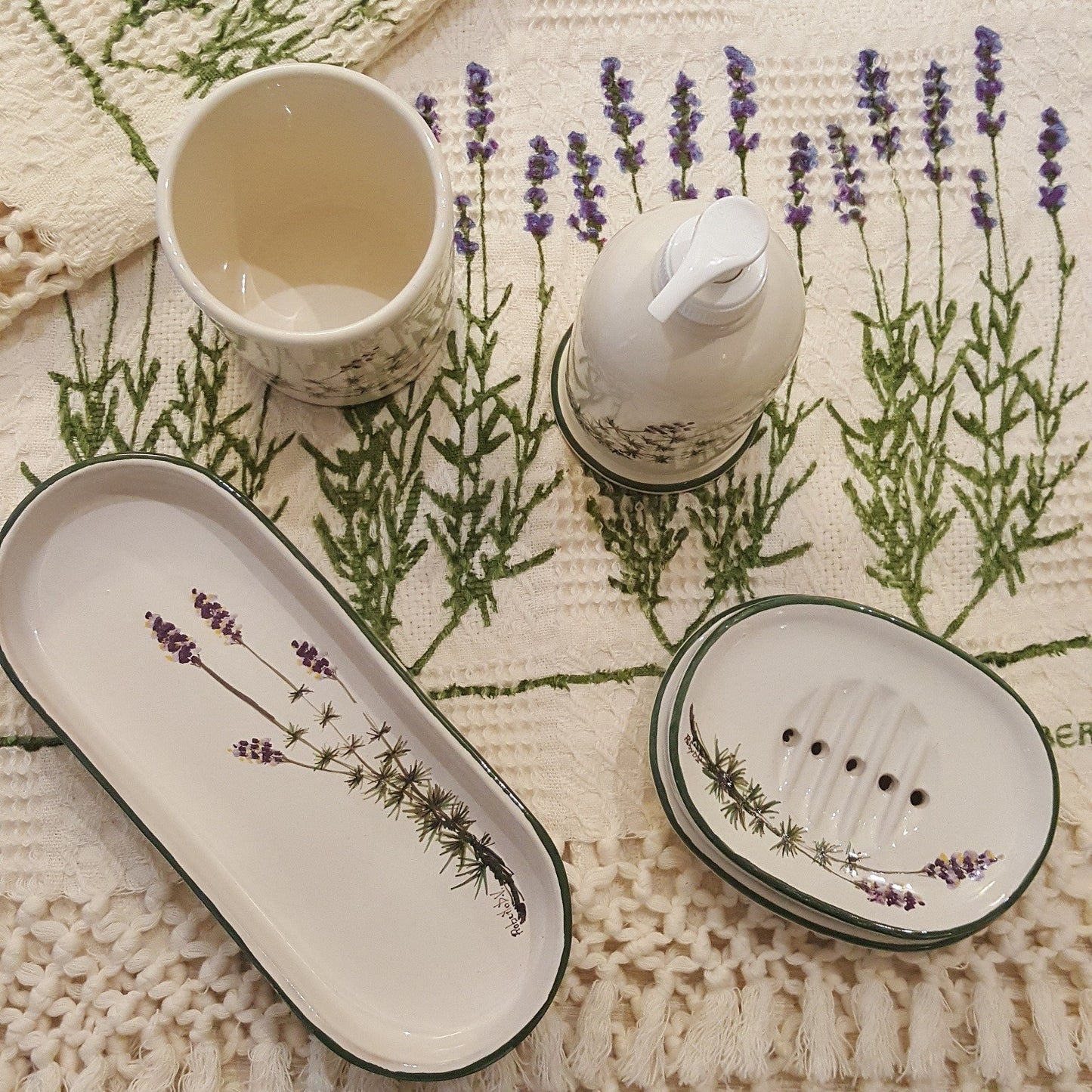 Set Accessori Bagno in Ceramica Collezione Lavanda