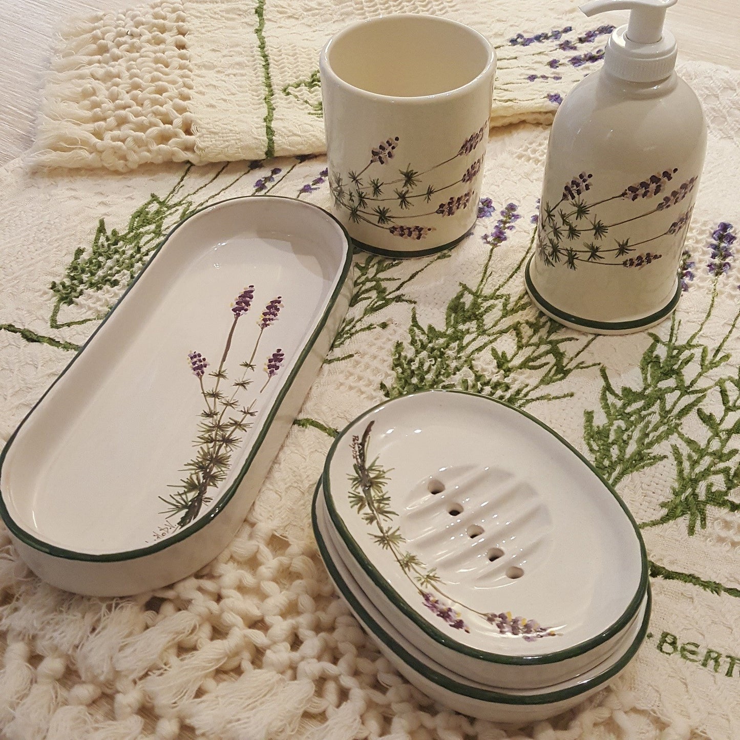 Lavanda Collection Ceramic Bathroom Accessories Set