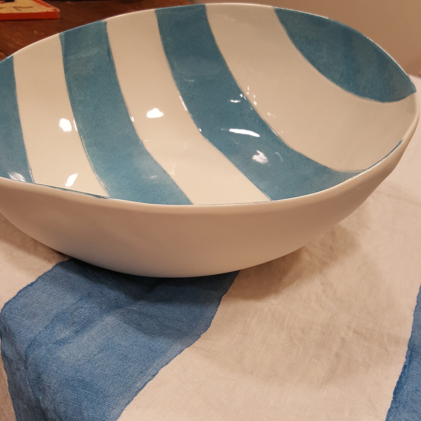 Table center bowl in Porcelain Stripe Collection