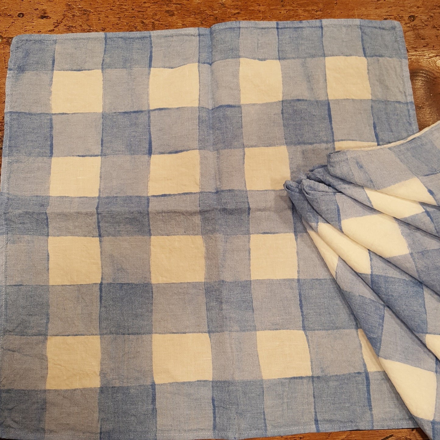 100% Checked Linen Napkins