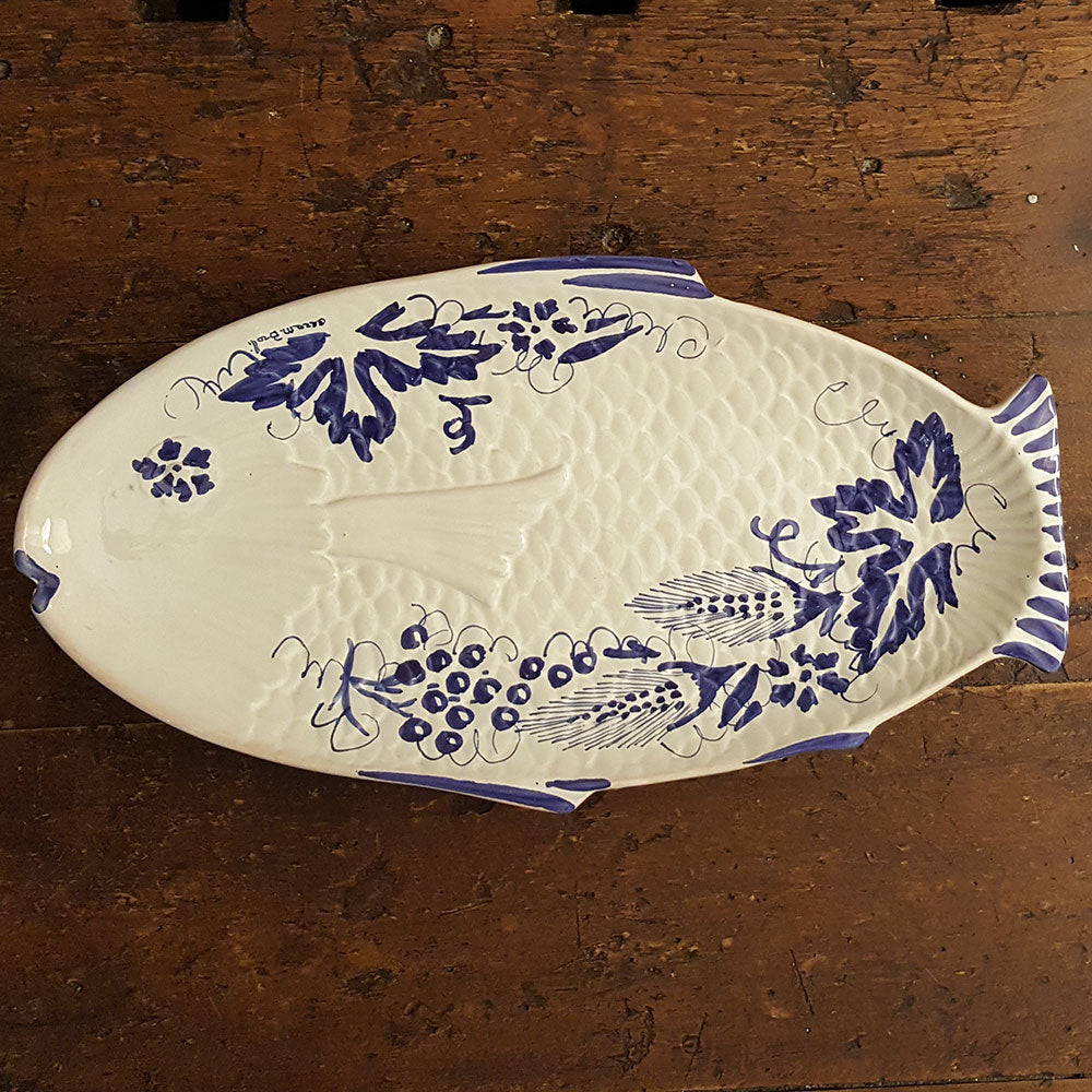 Fish-shaped platter