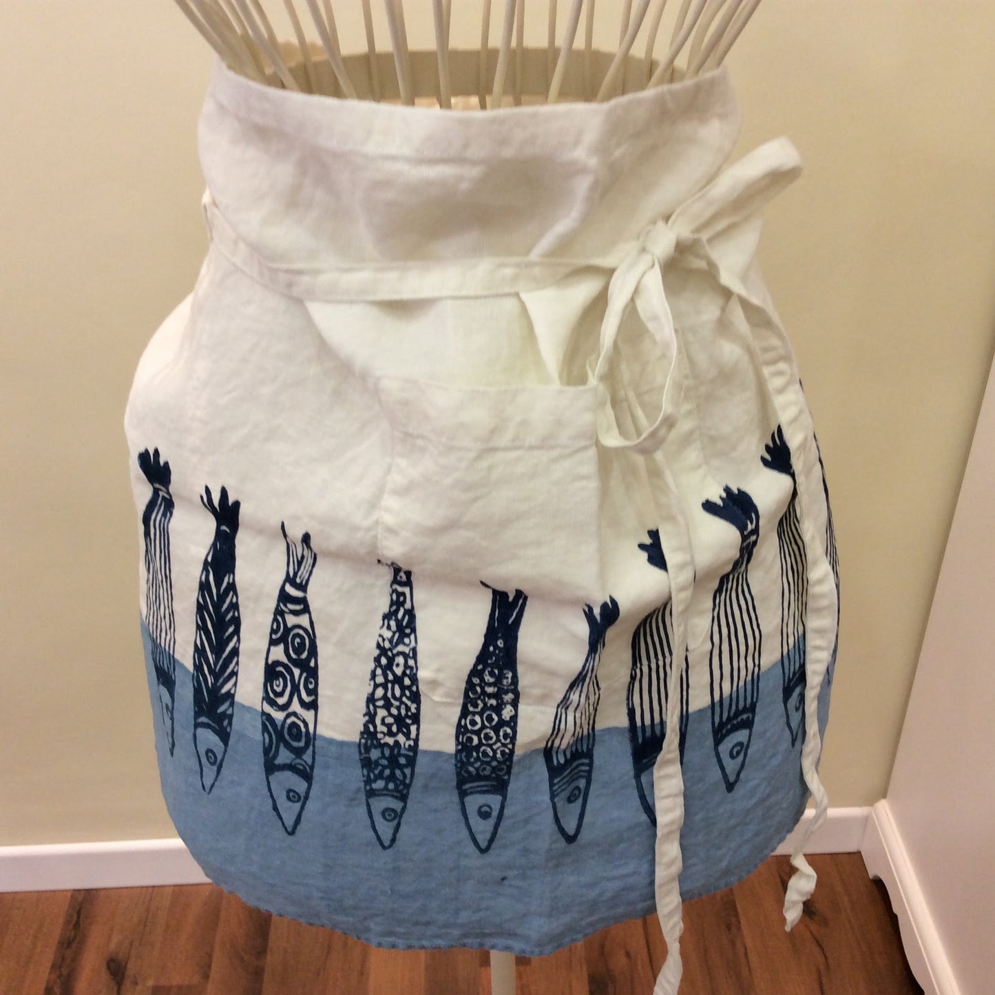 Waist apron in linen Panarea Collection