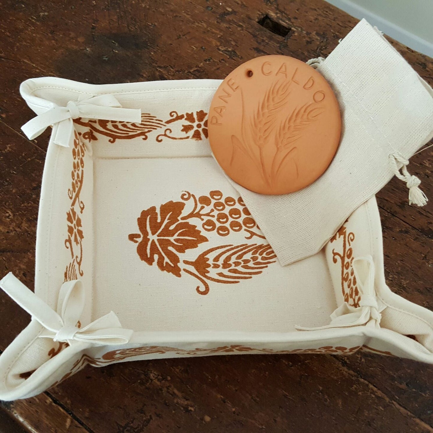 Terracotta bread warmer