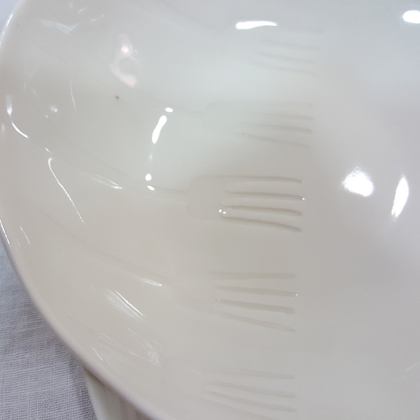 Porcelain plates. Bertozzi forks decoration
