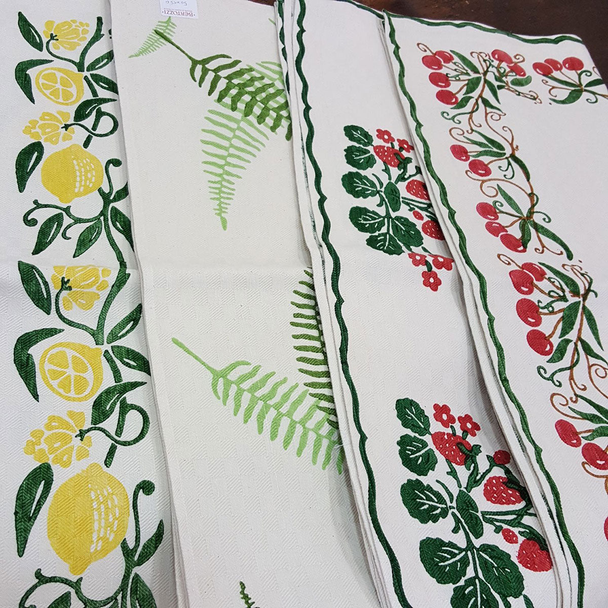 Runner printed cherries, strawberries, fern, lemons