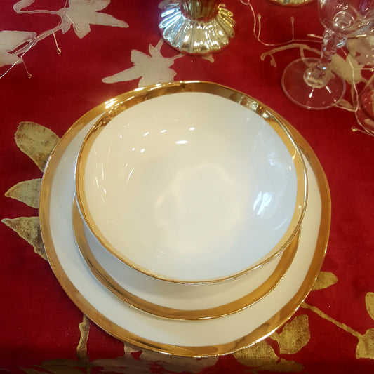 Pair of plates in pure gold porcelain