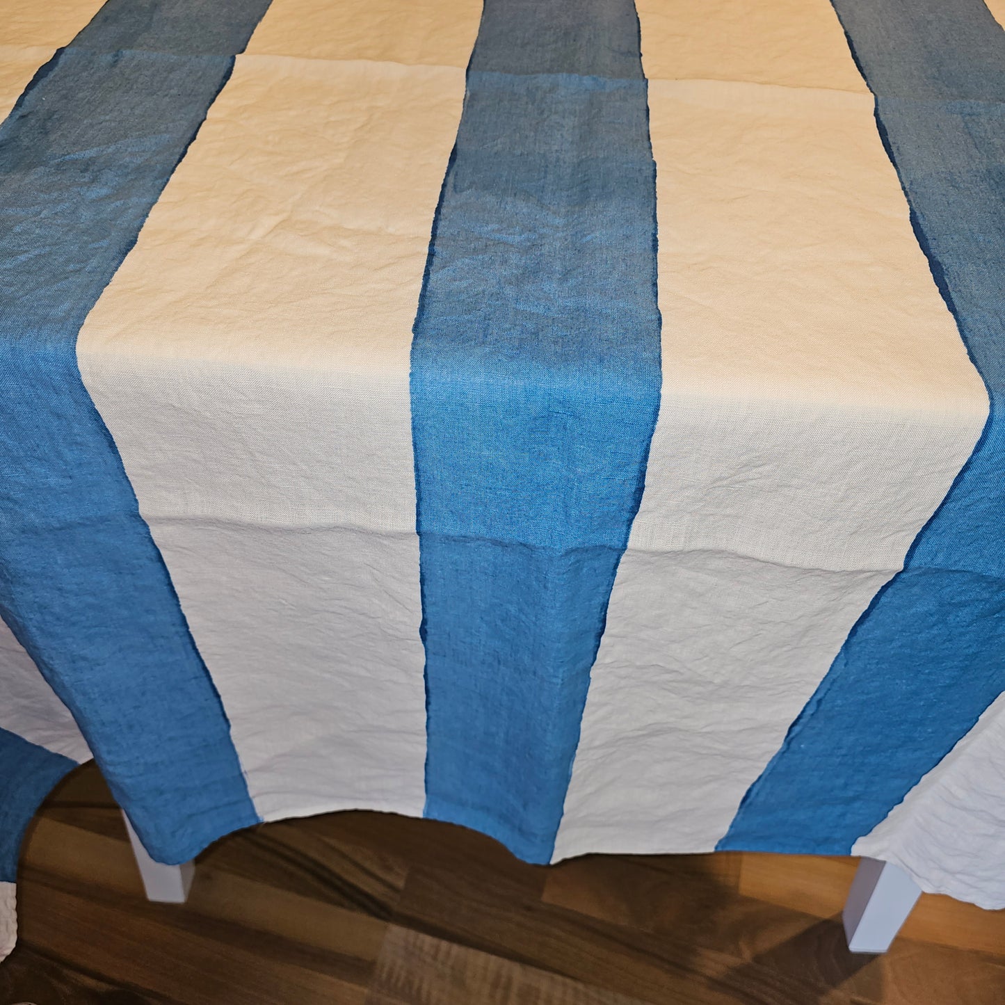 L'heure bleue red linen tablecloth