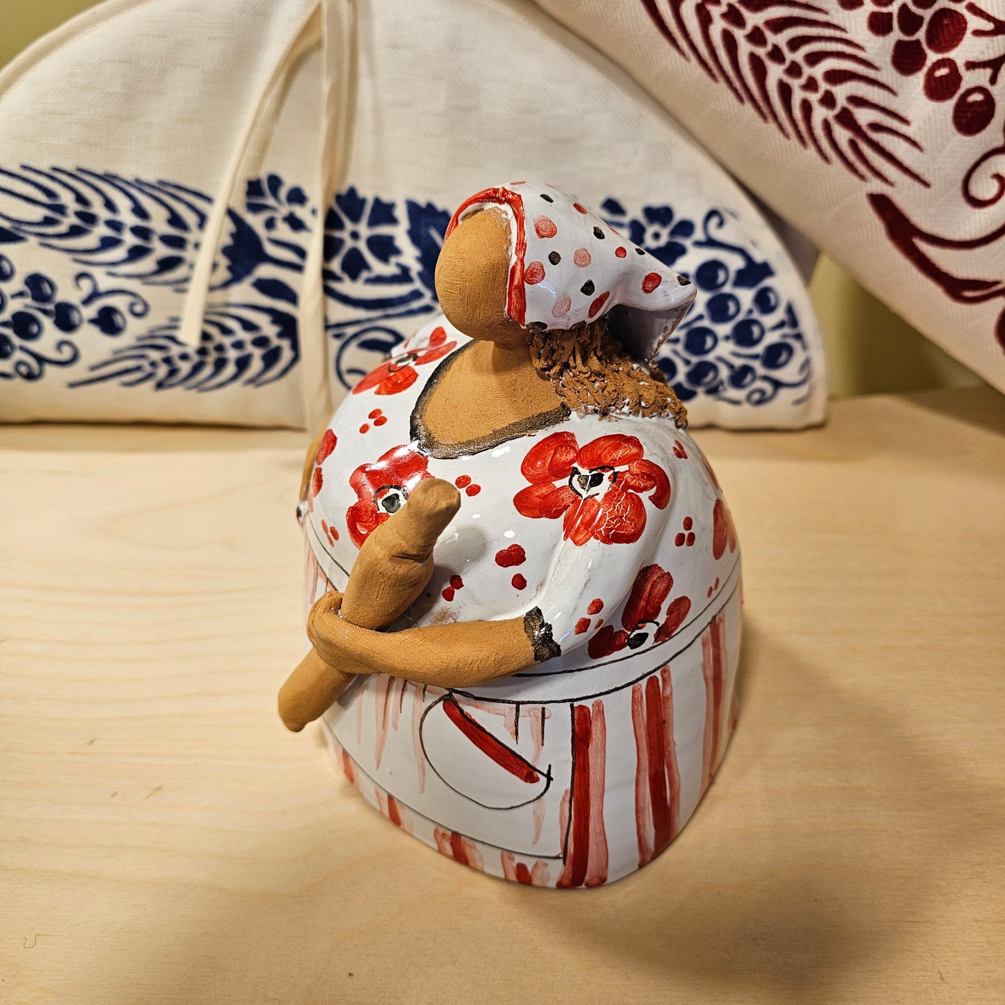 Azdore romagnole giganti in ceramica decorata a mano