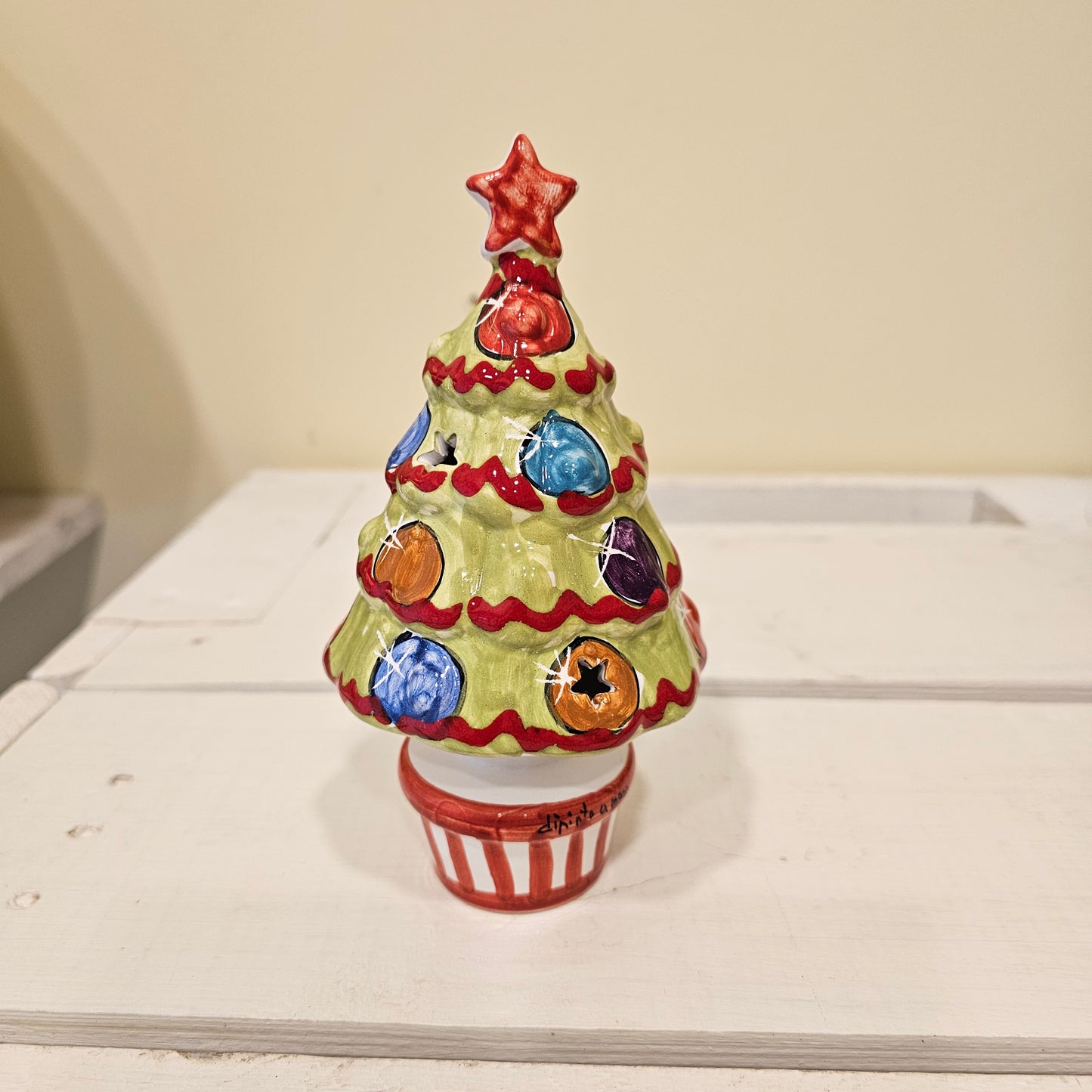 Mini Christmas tree in hand-decorated ceramic