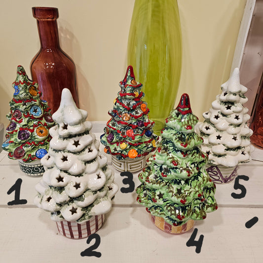 Albero di Natale in ceramica decorato a mano