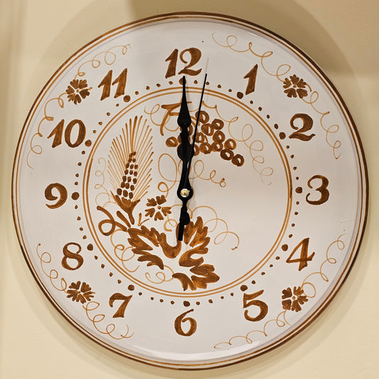 Ceramic clock decorated with Romagna prints