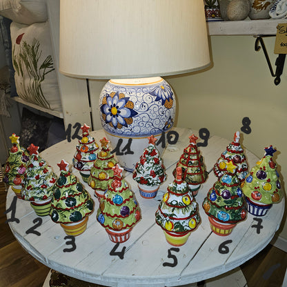 Mini Christmas tree in hand-decorated ceramic