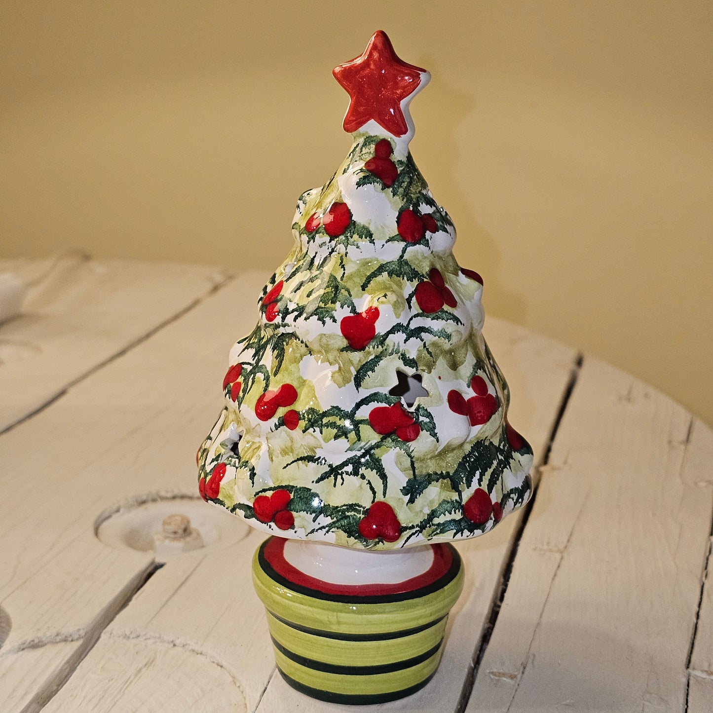 Mini Christmas tree in hand-decorated ceramic