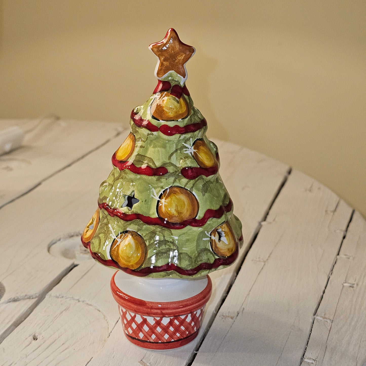 Mini Christmas tree in hand-decorated ceramic