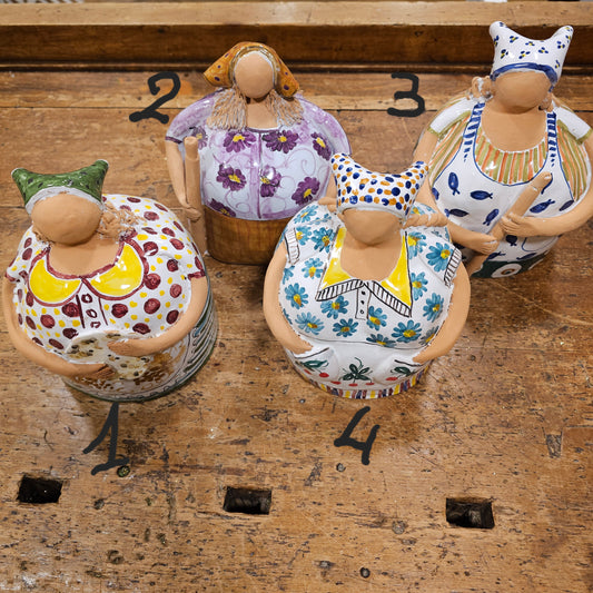 Azdore Romagna giants in hand-decorated ceramic