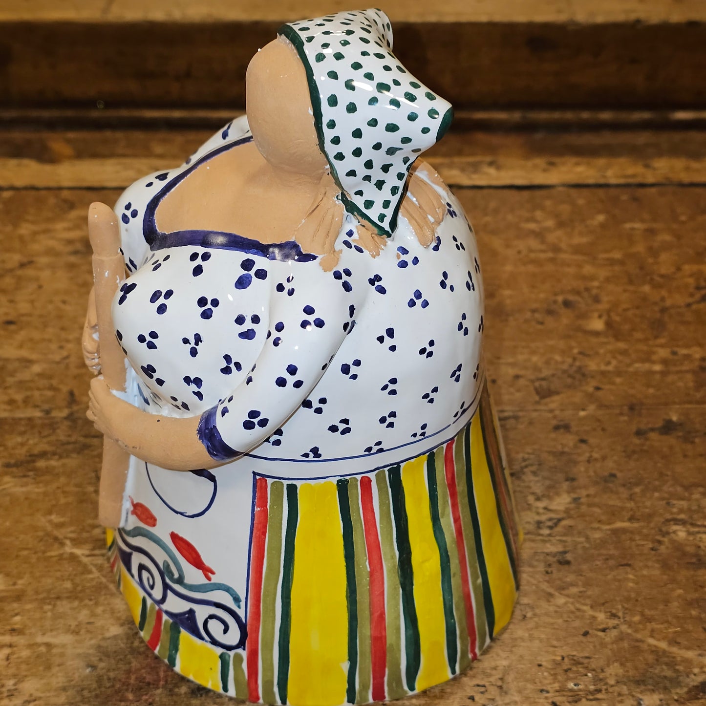 Azdore Romagna giants in hand-decorated ceramic