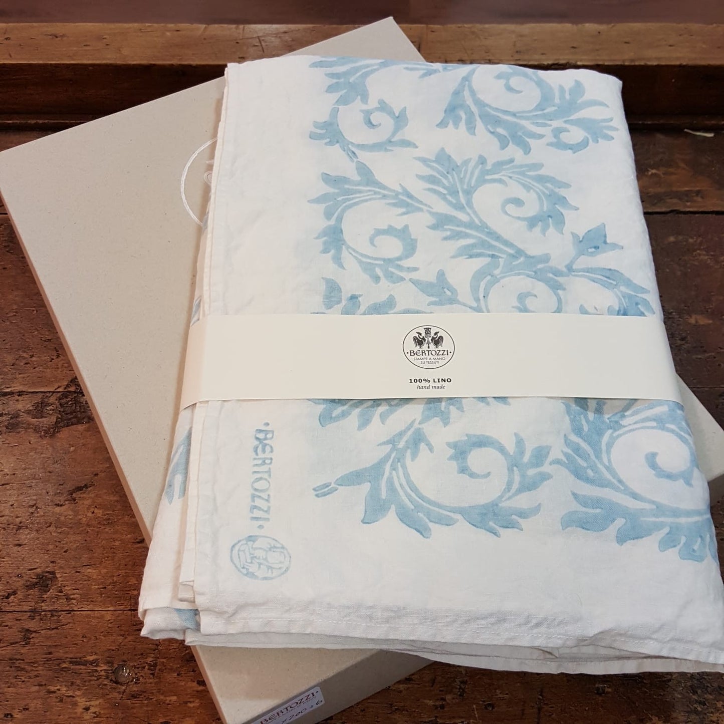 Light blue linen tablecloth Acanto Collection