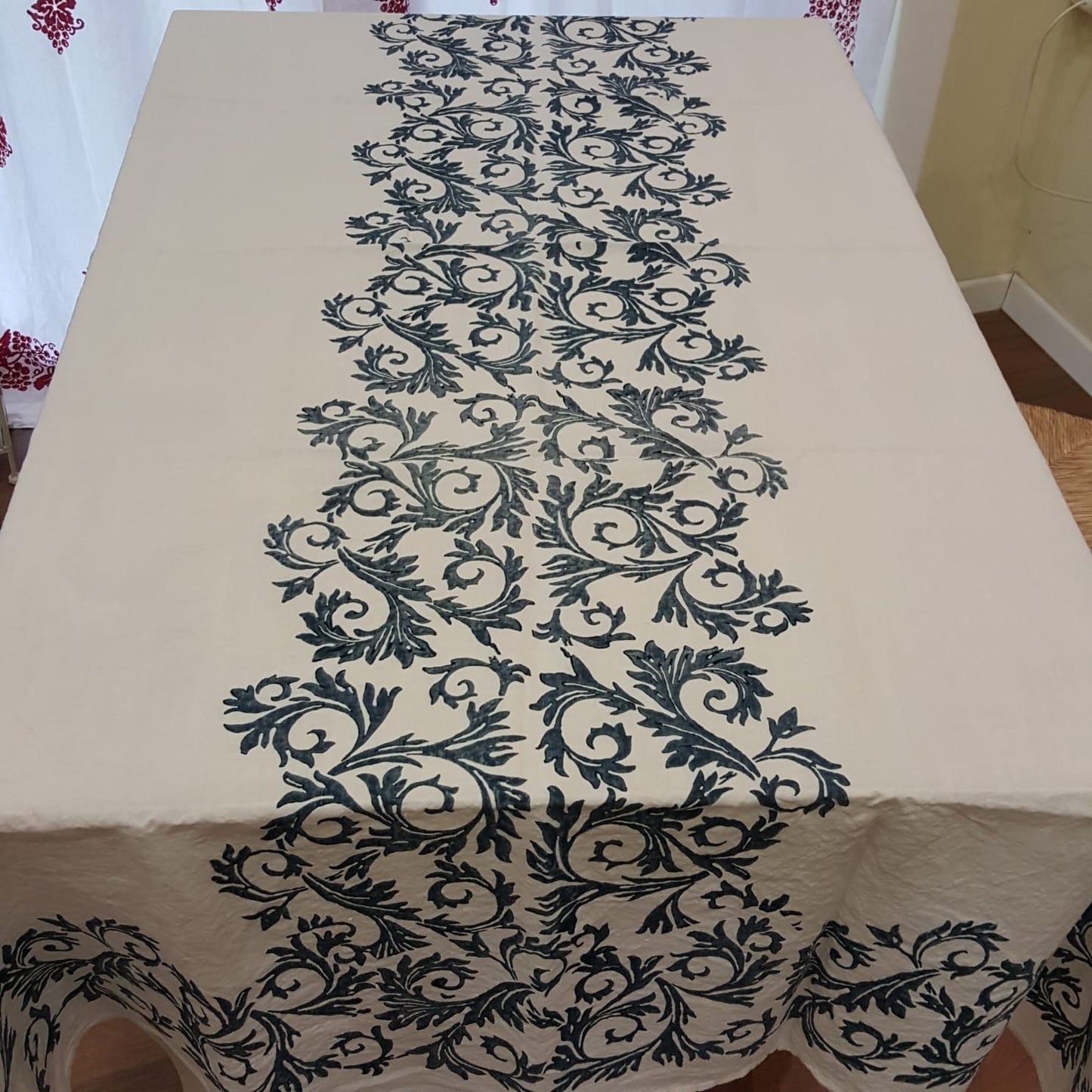 Tablecloth 100% natural linen Acanto Collection