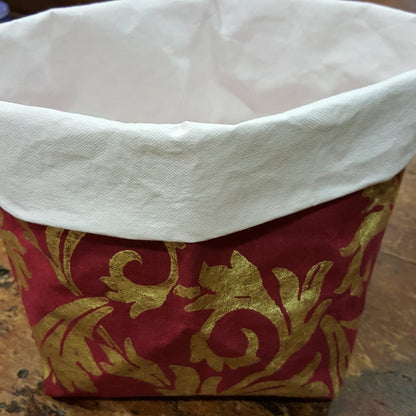 Bread basket or object holder in washable paper from the Acanto collection
