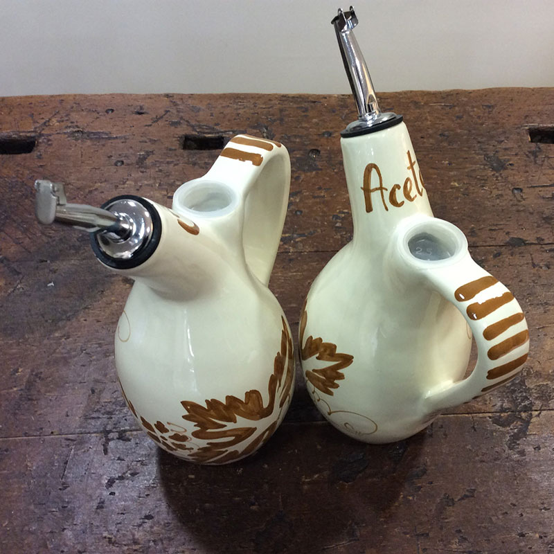 Bomboniere Claraluna 2024 Porta Olio E Porta Aceto In Ceramica Set Utile Da Cucina Bomboniere Claraluna 2024 Porta Olio E Porta Aceto In Ceramica Set Utile Da Cucina