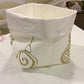 Bread basket in white and gold washable paper