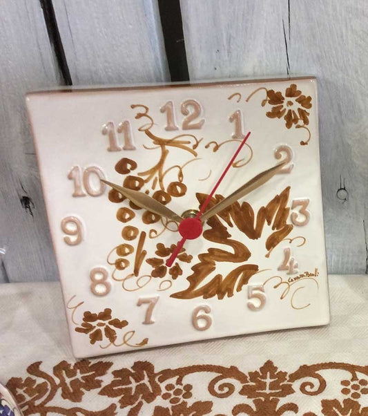 Ceramic clock decorated with Romagna prints