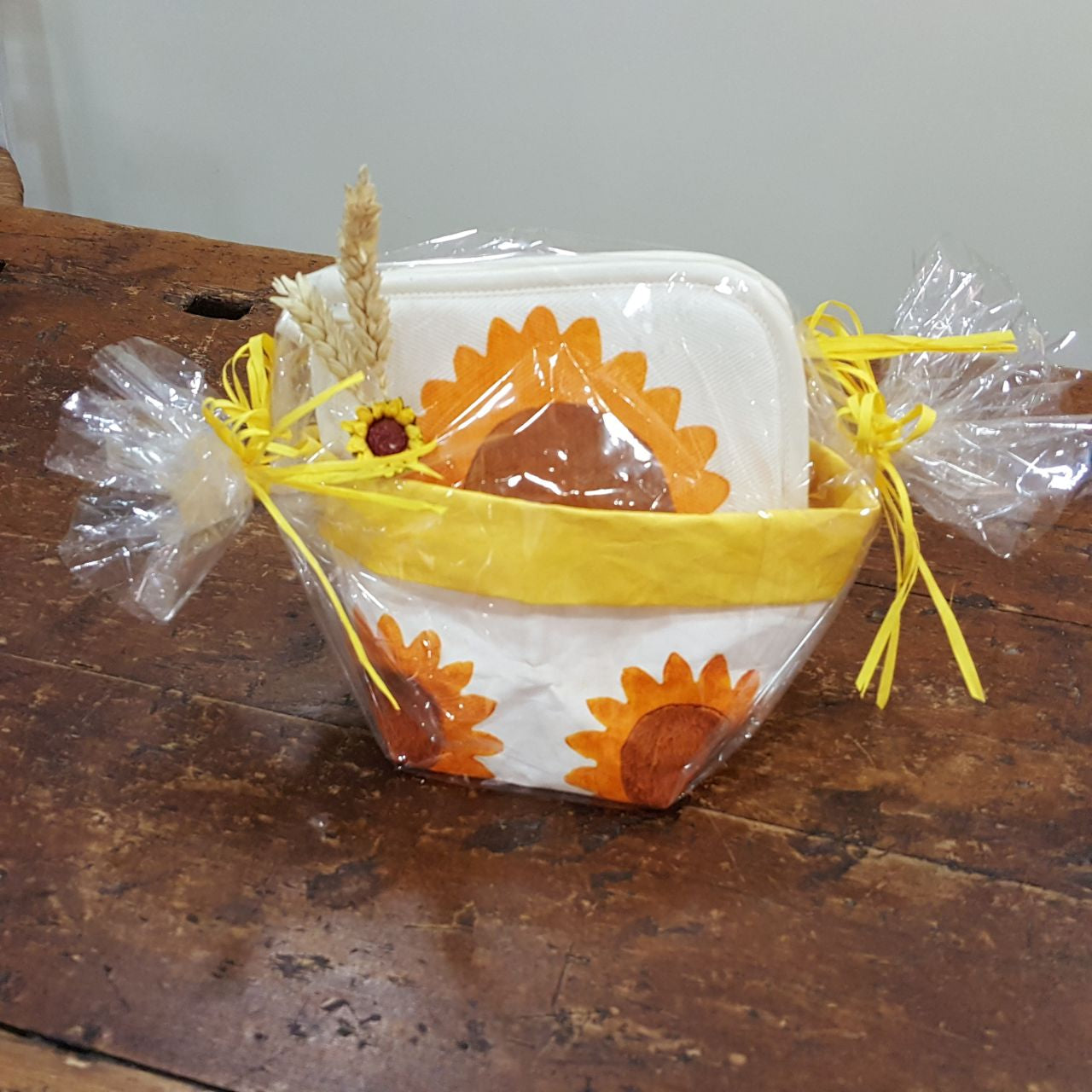 Gift box bread basket and pot holders sunflower decoration